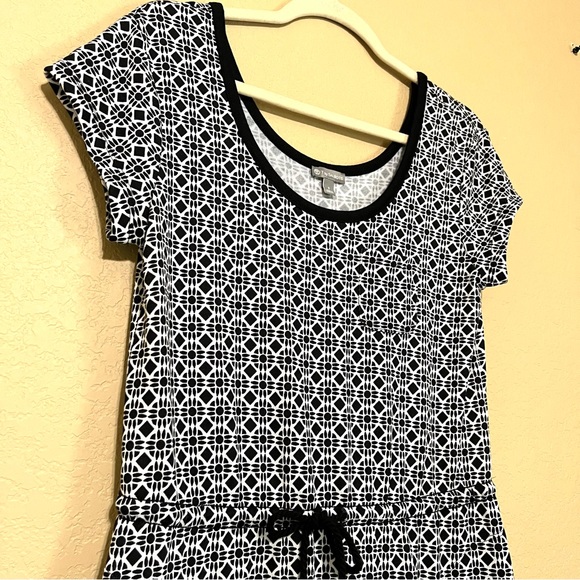 T by Talbots Drawstring Waist Short Sleeve Geometric
Print Maxi Dress - Picture 8 of 13